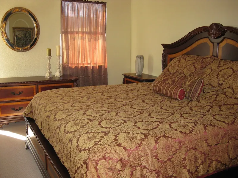 Square Inn hotel detail image 6