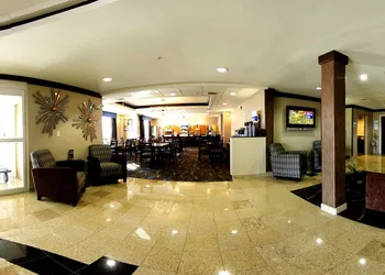 Holiday Inn Express Hotel & Suites Bastrop by IHG hotel thumbnail 2
