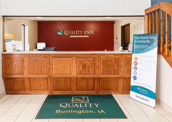 Quality Inn Burlington near Hwy 34 hotel thumbnail 2