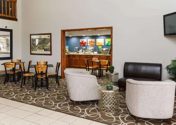 Quality Inn Burlington near Hwy 34 hotel thumbnail 3