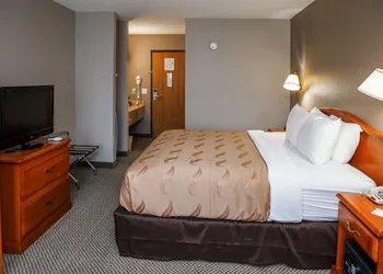 Quality Inn Burlington near Hwy 34 hotel thumbnail 7