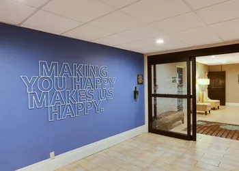 Hampton Inn Somerset hotel thumbnail 2