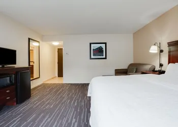 Hampton Inn Somerset hotel thumbnail 8