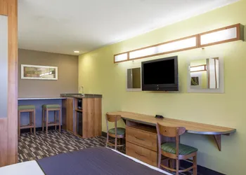 Microtel Inn & Suites by Wyndham Johnstown hotel thumbnail 4