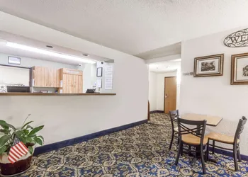 Super 8 by Wyndham Norwich hotel thumbnail 2