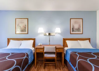 Super 8 by Wyndham Norwich hotel thumbnail 5