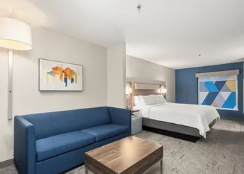 Holiday Inn Express Hotel & Suites Lincoln by IHG hotel thumbnail 5
