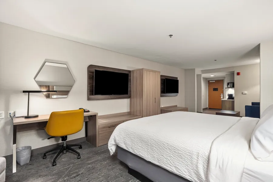 Holiday Inn Express Hotel & Suites Lincoln by IHG hotel detail image 6