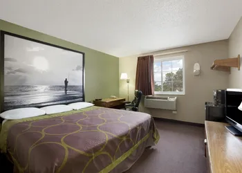 Super 8 by Wyndham Pulaski hotel thumbnail 6
