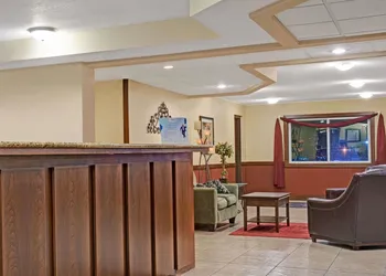 Super 8 by Wyndham Monticello hotel thumbnail 3