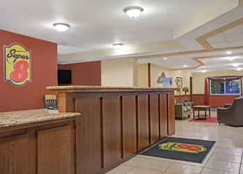 Super 8 by Wyndham Monticello hotel thumbnail 4
