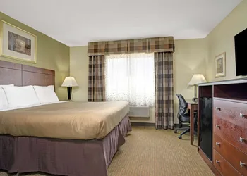 Super 8 by Wyndham Monticello hotel thumbnail 8