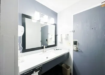 Blaine Town Inn & Suites hotel thumbnail 6