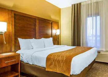 Comfort Suites Ramsey hotel thumbnail 7