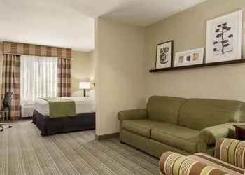 Country Inn & Suites by Radisson, Lima hotel thumbnail 4
