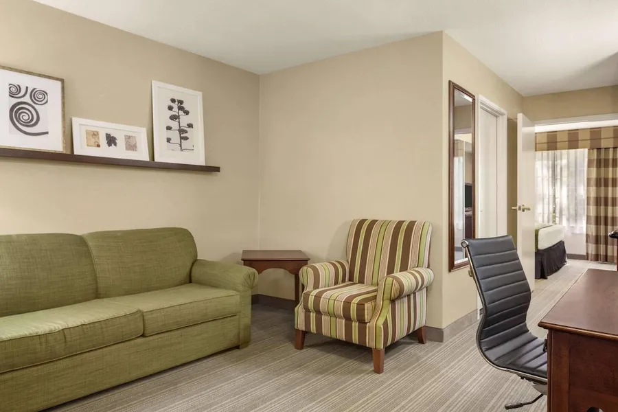 Country Inn & Suites by Radisson, Lima hotel detail image 6
