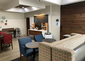 Holiday Inn Express Hotel & Suites Pikeville by IHG hotel thumbnail 3