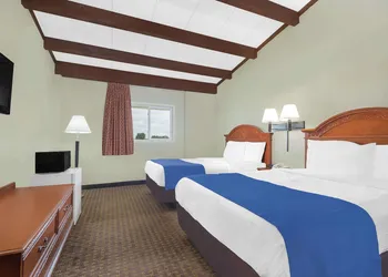 Travelodge by Wyndham Lima OH hotel thumbnail 5