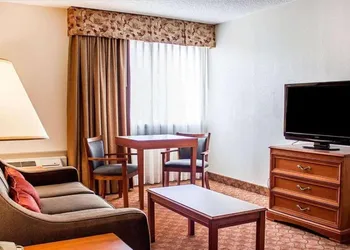 Quality Inn Lima Northeast hotel thumbnail 7