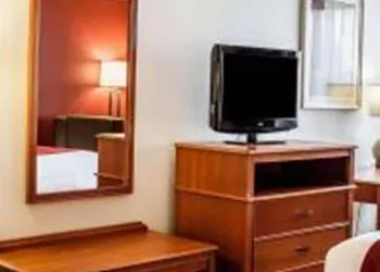 Quality Inn Lima Northeast hotel thumbnail 8