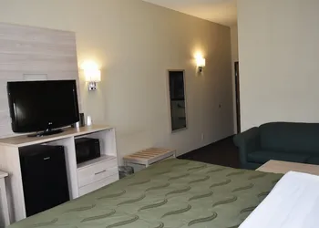 Quality Inn & Suites Brooks Louisville South hotel thumbnail 7