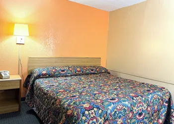 Red Carpet Inn & Suites Lima hotel thumbnail 6