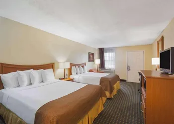 Days Inn by Wyndham Natchitoches hotel thumbnail 3
