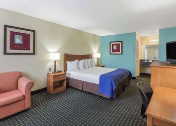 Days Inn by Wyndham Natchitoches hotel thumbnail 5