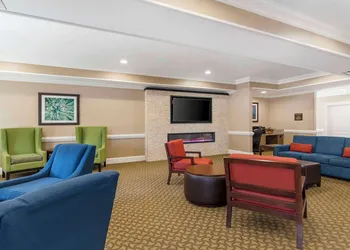 Comfort Inn & Suites Tifton hotel thumbnail 3