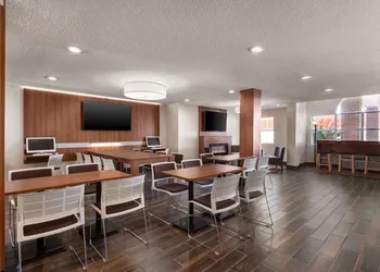 Microtel Inn & Suites by Wyndham Tifton hotel thumbnail 2