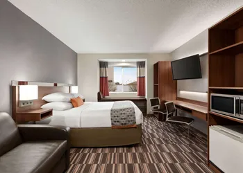 Microtel Inn & Suites by Wyndham Tifton hotel thumbnail 8