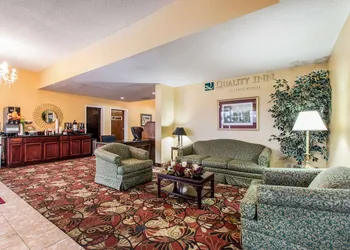 Quality Inn Tifton hotel thumbnail 2
