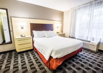 TownePlace Suites by Marriott Gilford hotel thumbnail 8
