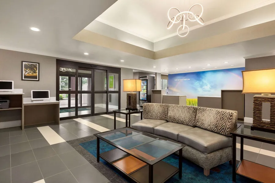 La Quinta Inn & Suites by Wyndham Dublin hotel detail image 2