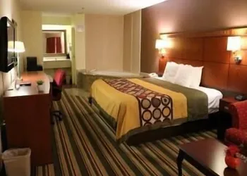 Super 8 by Wyndham Dublin hotel thumbnail 7