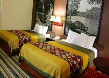 Super 8 by Wyndham Dublin hotel thumbnail 8