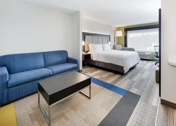 Holiday Inn Express & Suites Dublin by IHG hotel thumbnail 2