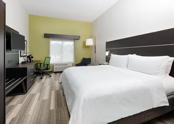 Holiday Inn Express & Suites Dublin by IHG hotel thumbnail 3