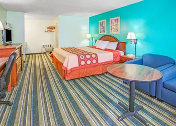 Super 8 by Wyndham Yreka hotel thumbnail 3