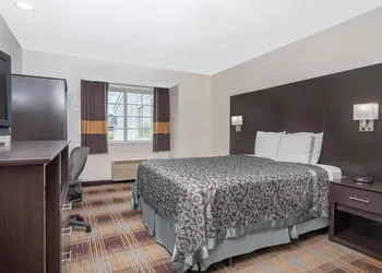 Days Inn by Wyndham Faribault hotel thumbnail 8