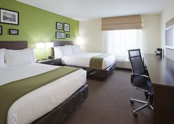 Holiday Inn Express Hotel & Suites Rogers by IHG hotel thumbnail 3