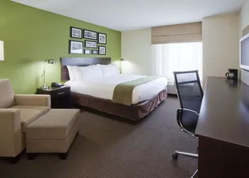 Holiday Inn Express Hotel & Suites Rogers by IHG hotel thumbnail 5