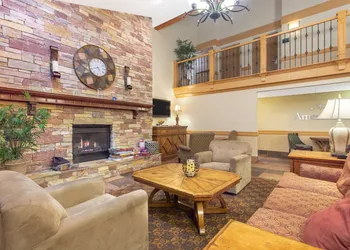 AmericInn by Wyndham Sheboygan hotel thumbnail 2