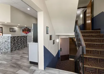 Super 8 by Wyndham Winona MN hotel thumbnail 3