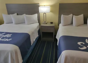 Days Inn by Wyndham Hinckley hotel thumbnail 5