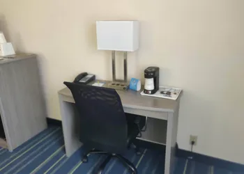 Days Inn by Wyndham Hinckley hotel thumbnail 6