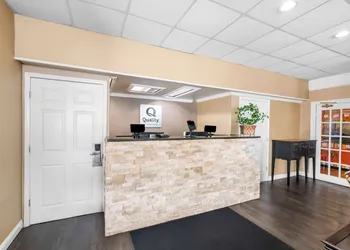 Quality Inn Tullahoma hotel thumbnail 2