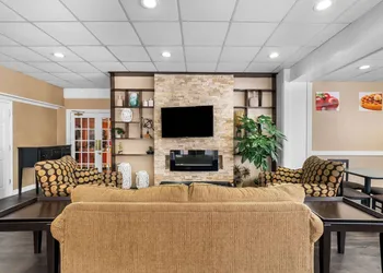 Quality Inn Tullahoma hotel thumbnail 3