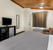 Quality Inn Tullahoma hotel detail image 7
