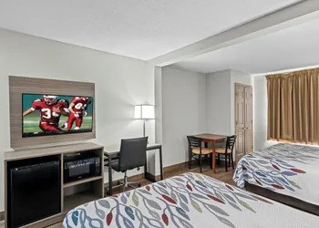 Red Roof Inn Etowah - Athens, TN hotel thumbnail 6